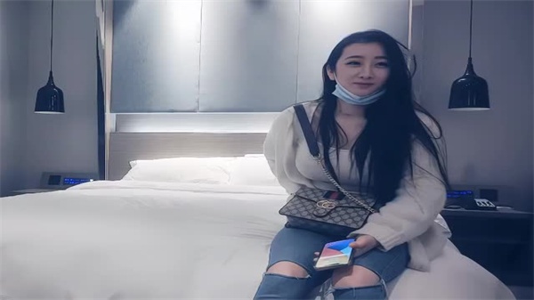 赵总夜探极品F罩杯苗条外围小姐姐，销魂诱惑激情四射